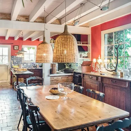 3 Bedroom Gorgeous In Arjuzanx