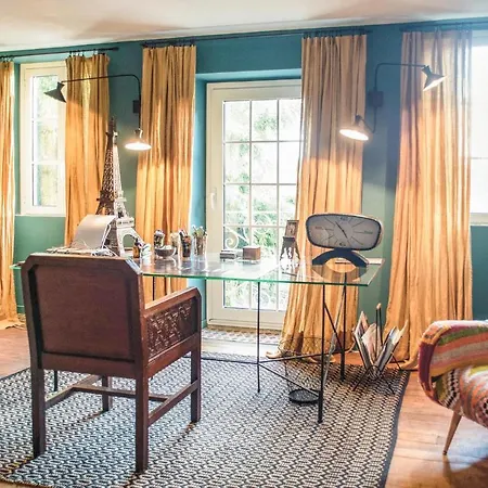 3 Bedroom Gorgeous In Prázdninový dům *