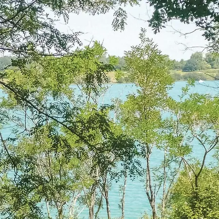 3 Bedroom Gorgeous In Prázdninový dům Arjuzanx